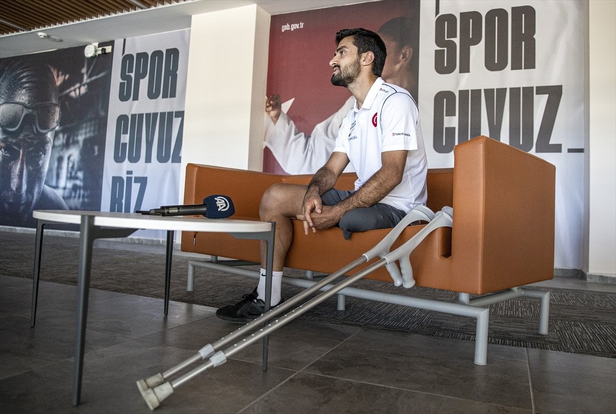 Van depreminde ayağını kaybeden Okan Şahiner in milli futbolculuk hikayesi #9