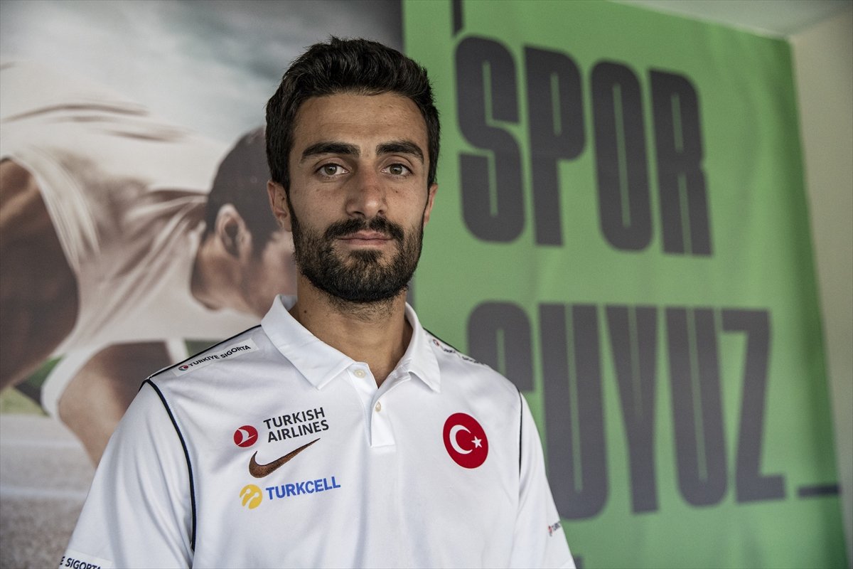 Van depreminde ayağını kaybeden Okan Şahiner in milli futbolculuk hikayesi #6