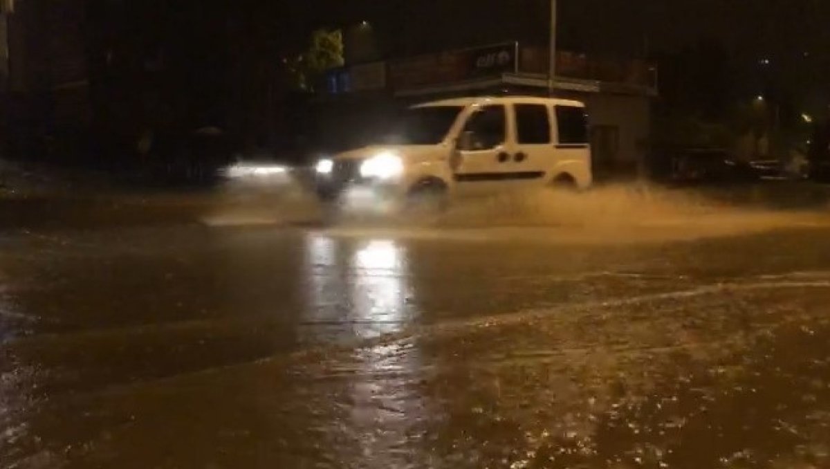 Rize de sağanak sonrası su baskını #3