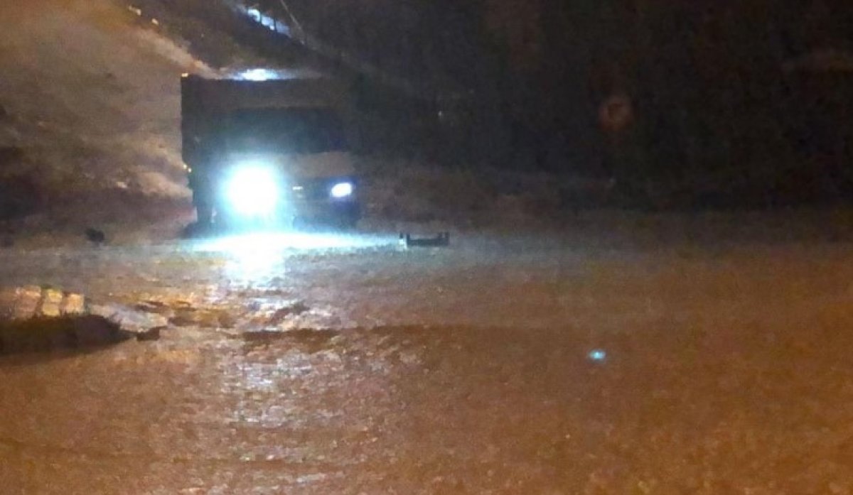 Rize de sağanak sonrası su baskını #1