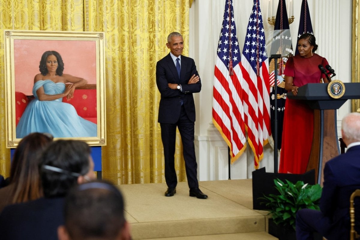 Obama çiftinin resmi portreleri Beyaz Saray da tanıtıldı  #3
