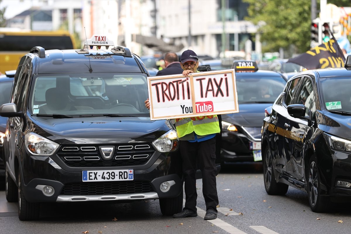 Brüksel de taksiciler, Uber i protesto etti #14