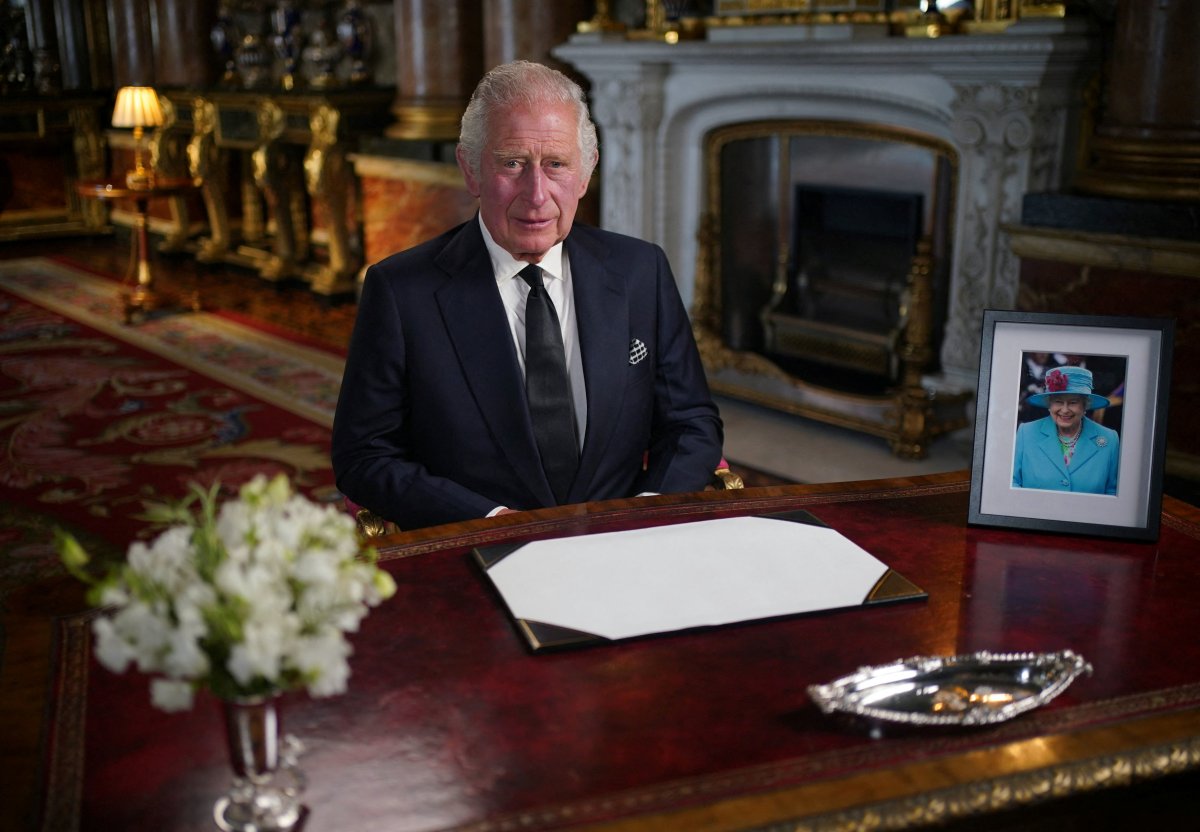 Kral Charles ilk kez halka seslendi #1