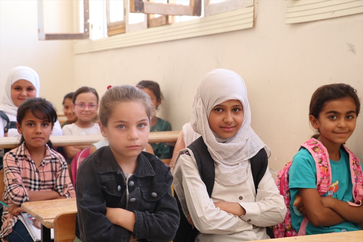 Barış Pınarı bölgesinde 49 bin öğrenci ders başı yaptı #6