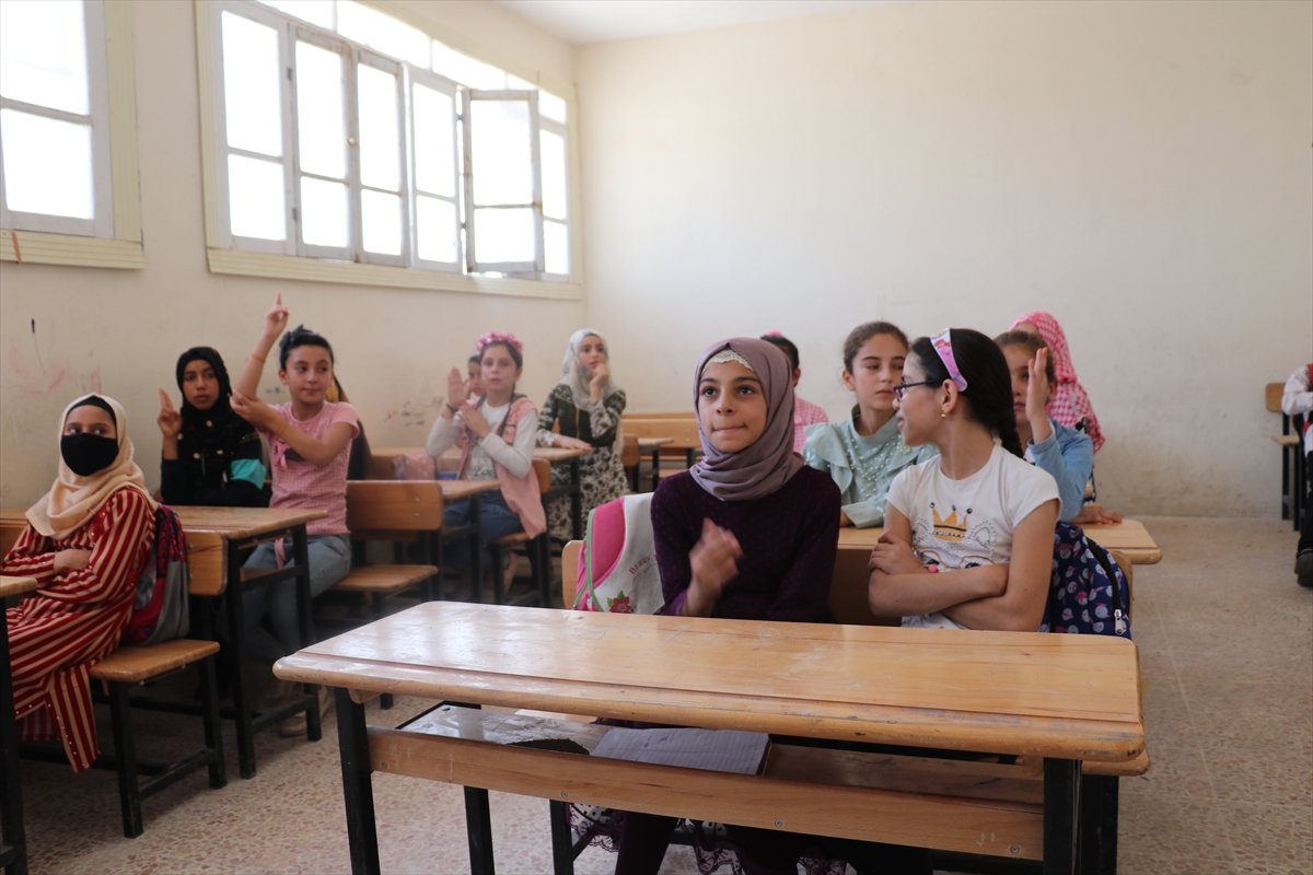 Barış Pınarı bölgesinde 49 bin öğrenci ders başı yaptı #1