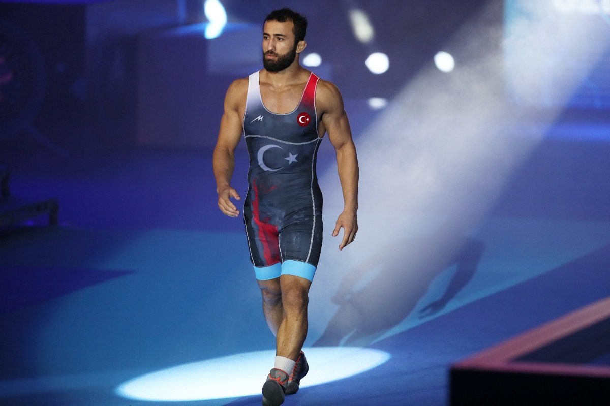 Milli güreşçi Burhan Akbudak dünya şampiyonu oldu #3