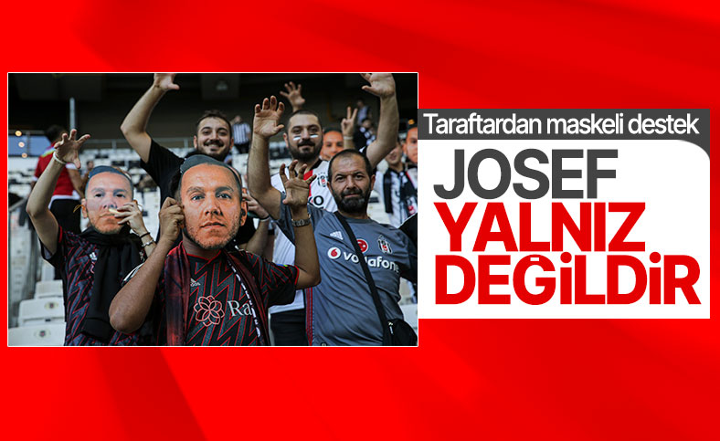 Beşiktaş taraftarı Josef maskesi taktı