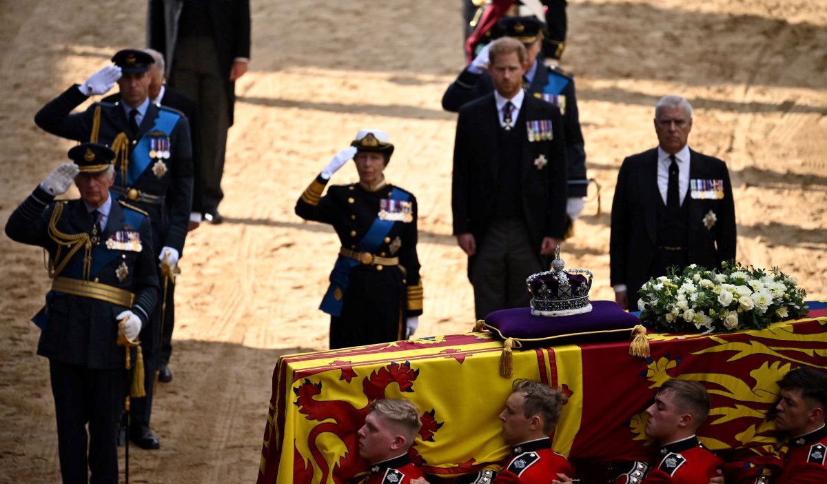 Kraliçe Elizabeth in cenazesi Londra da #4