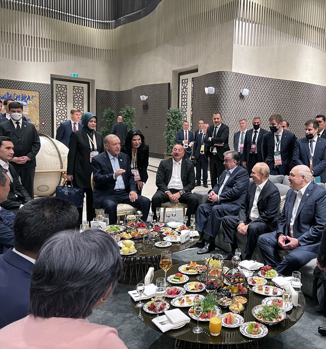 Cumhurbaşkanı Erdoğan, Özbekistan da liderle bir araya geldi #2