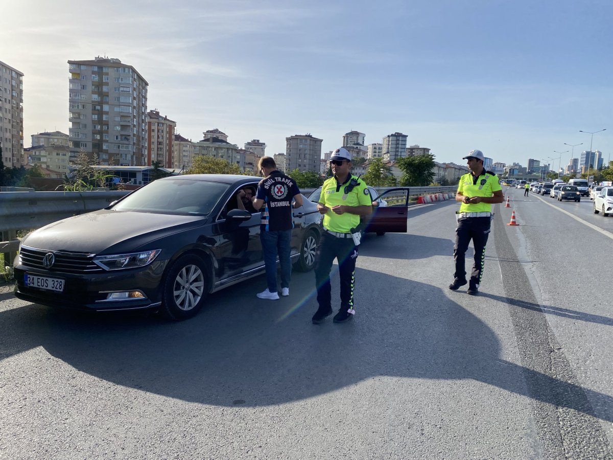 Kadıköy’de çakar denetimi: Sürücülere ceza yağdı #4
