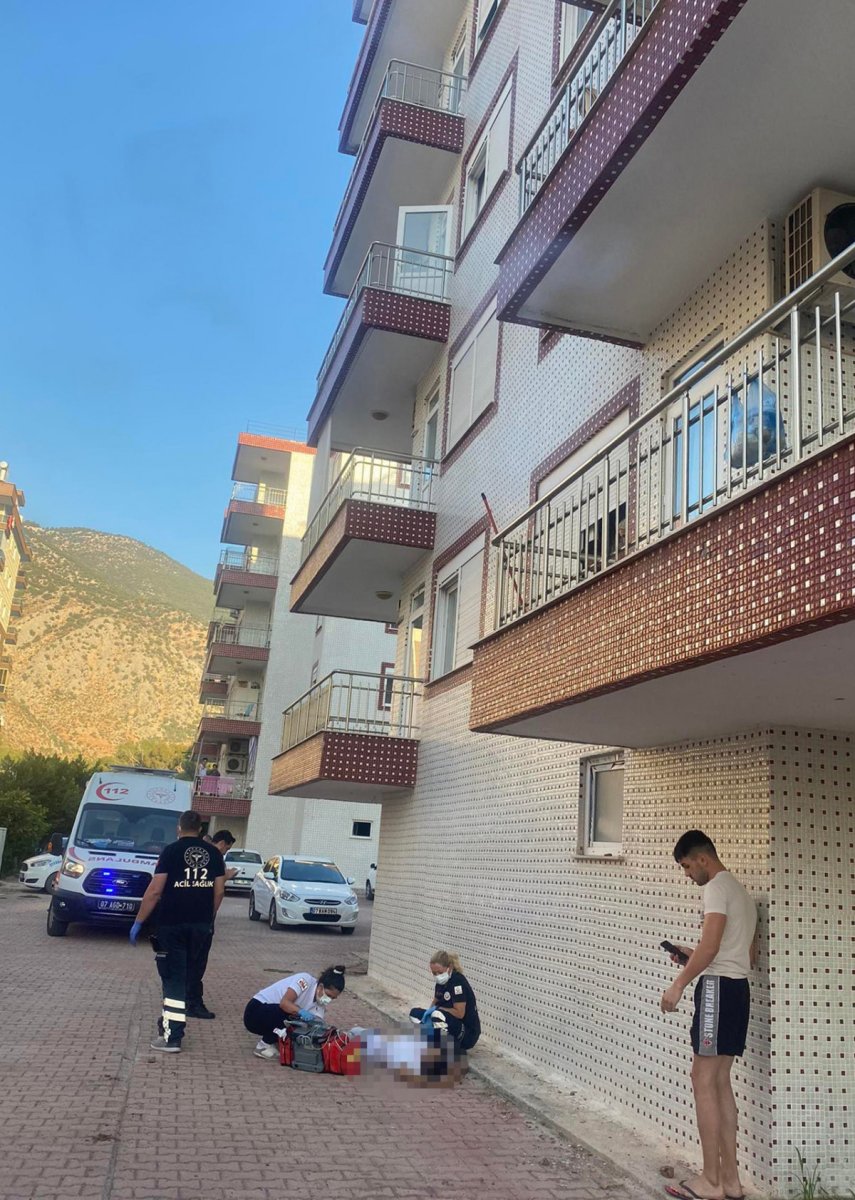 Antalya’da çatıdan balkona atlarken, düşüp öldü #1