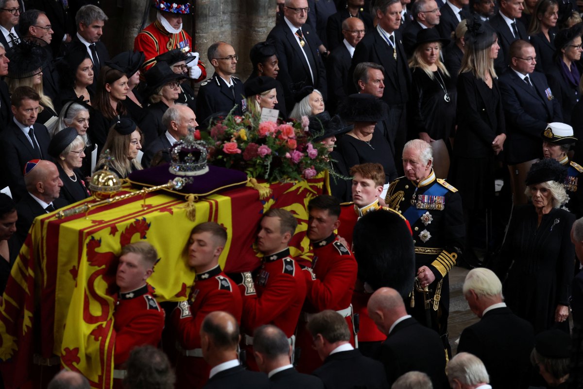 Kraliçe 2 nci Elizabeth in cenaze törenine akın #21
