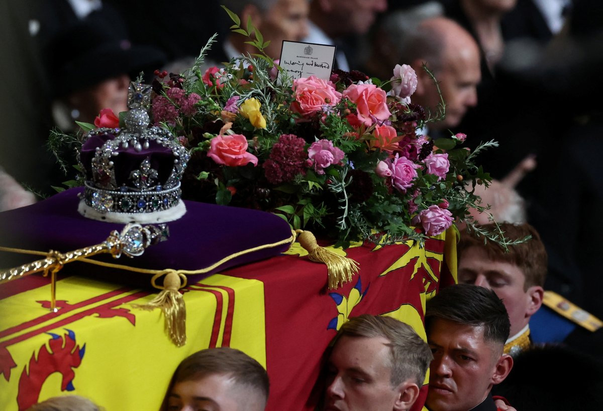 Kraliçe 2 nci Elizabeth in cenaze törenine akın #16
