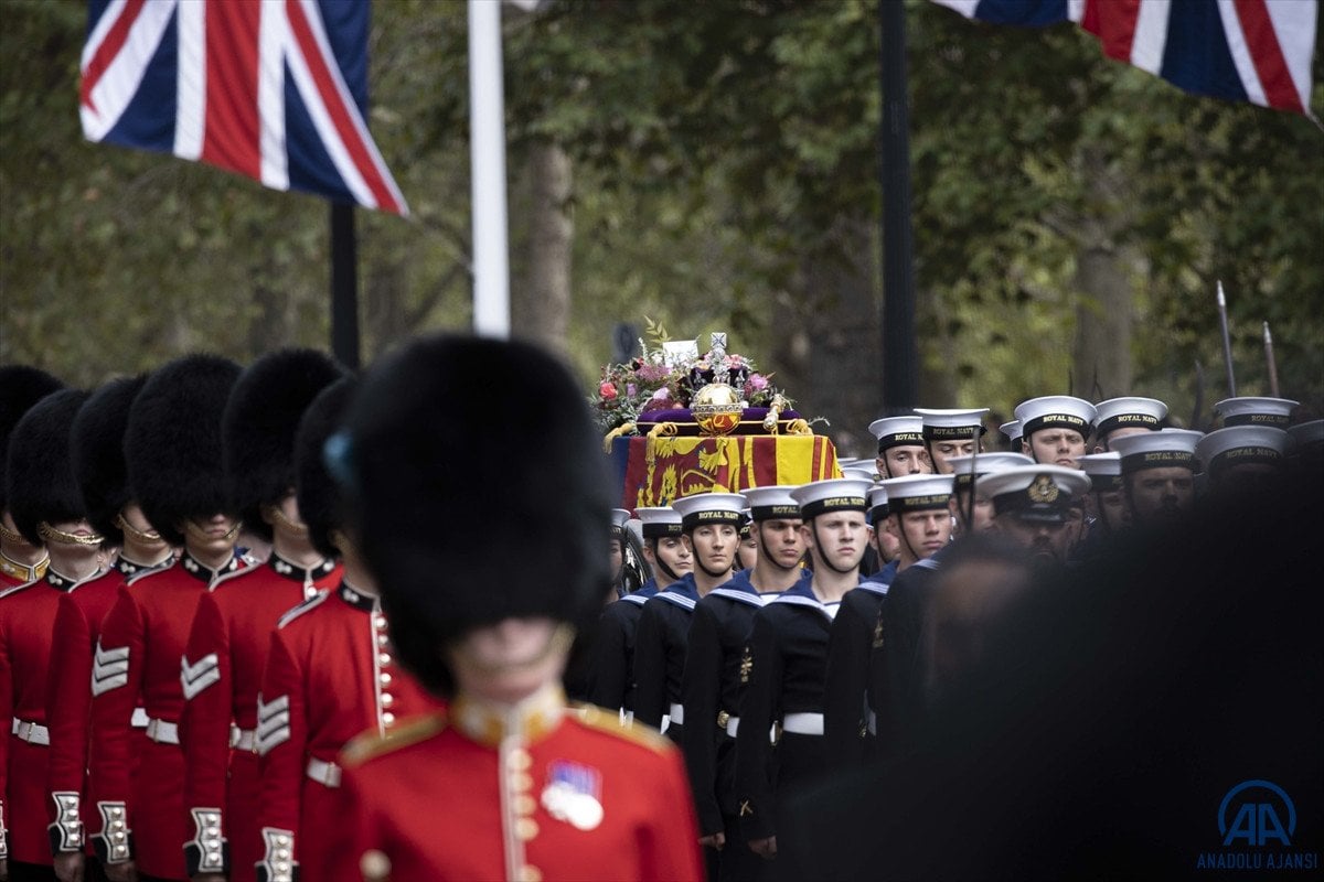 Kraliçe 2. Elizabeth için resmi cenaze töreni düzenlendi #23