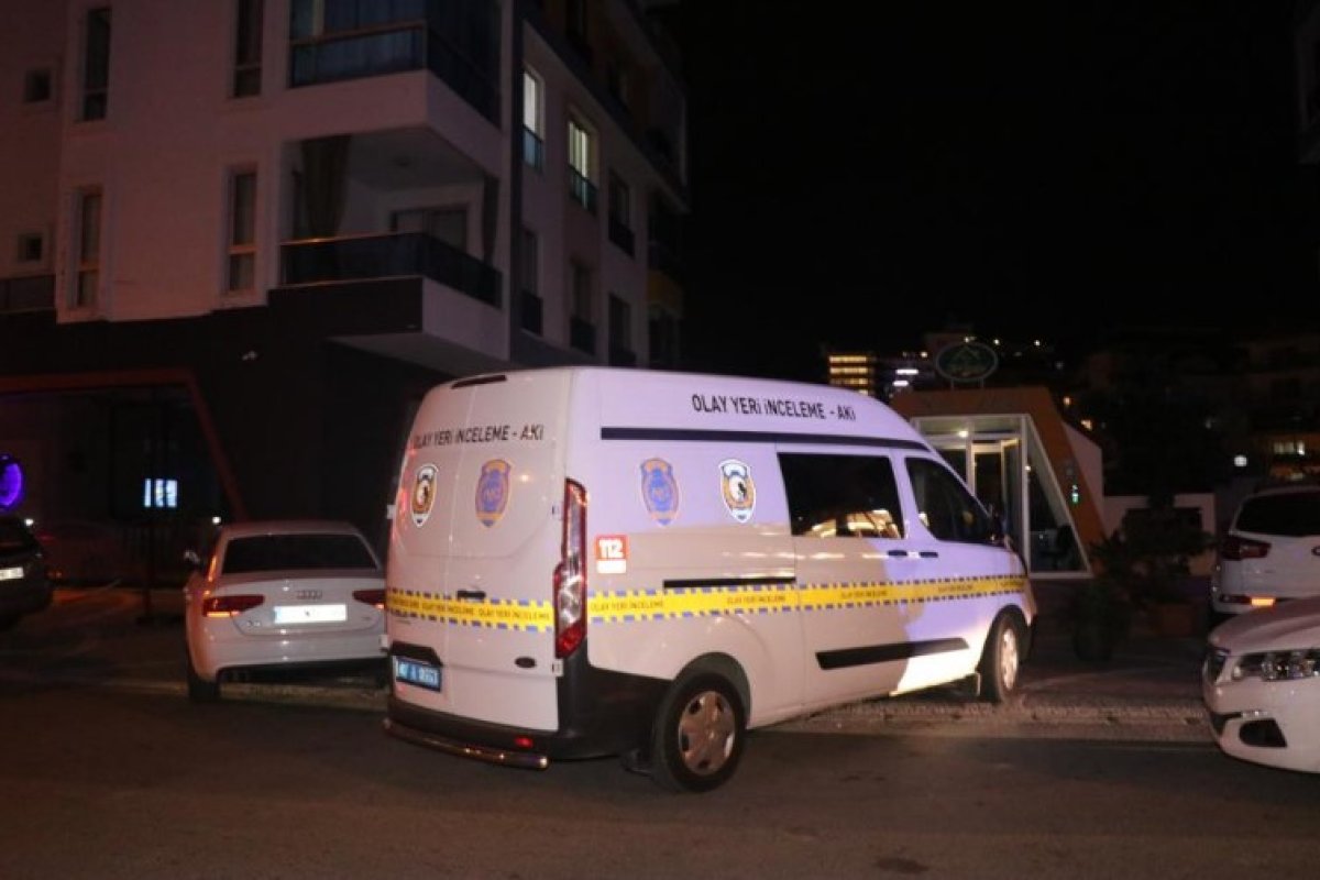 Antalya da yatak odasında mangal yakan kişi hayatını kaybetti #3