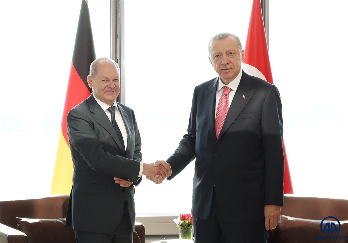 Cumhurbaşkanı Erdoğan, Almanya Başbakanı Scholz ile görüştü #1