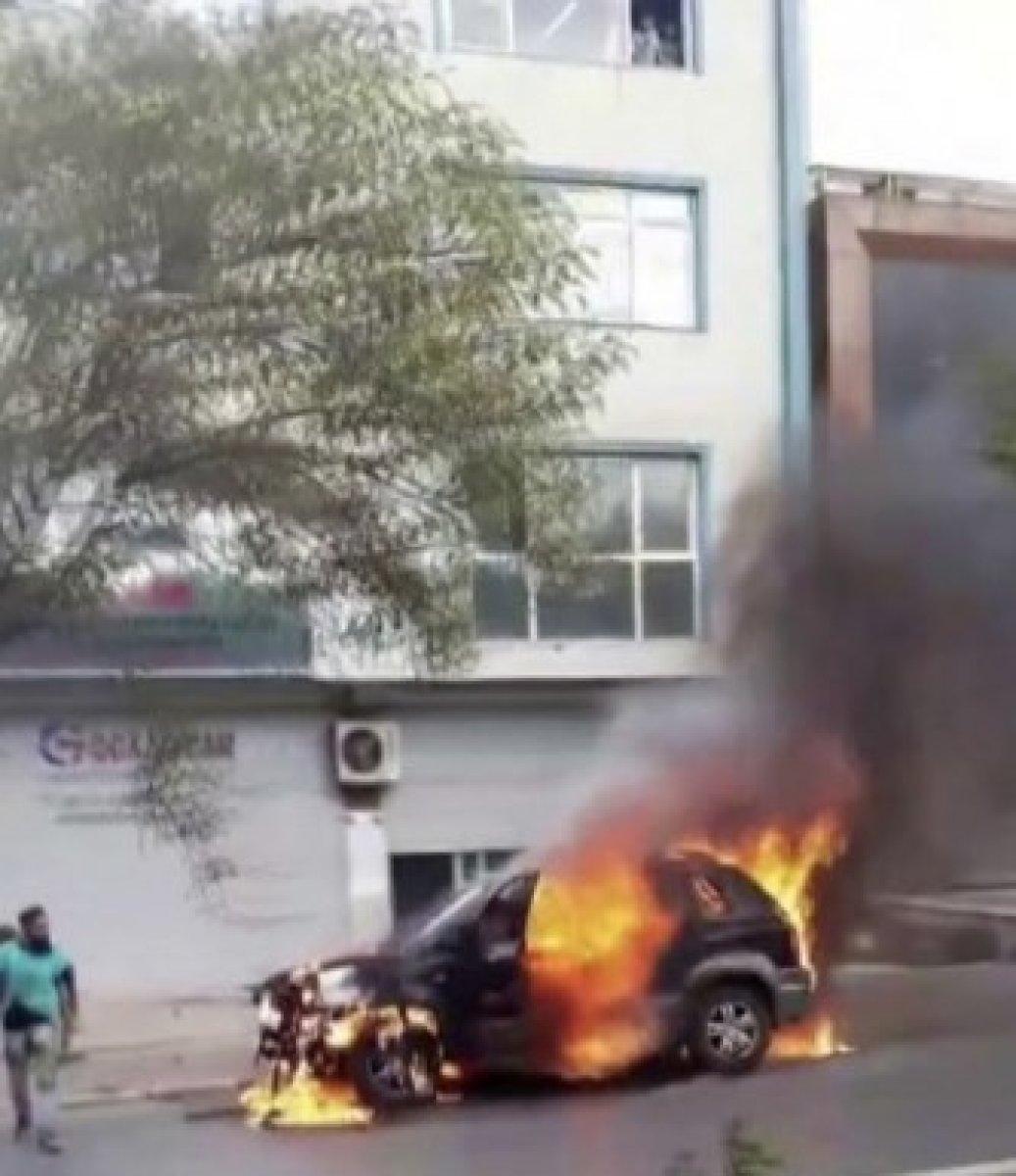 Ümraniye'de cinnet geçirerek arabasını ateşe veren kişi öldü #1