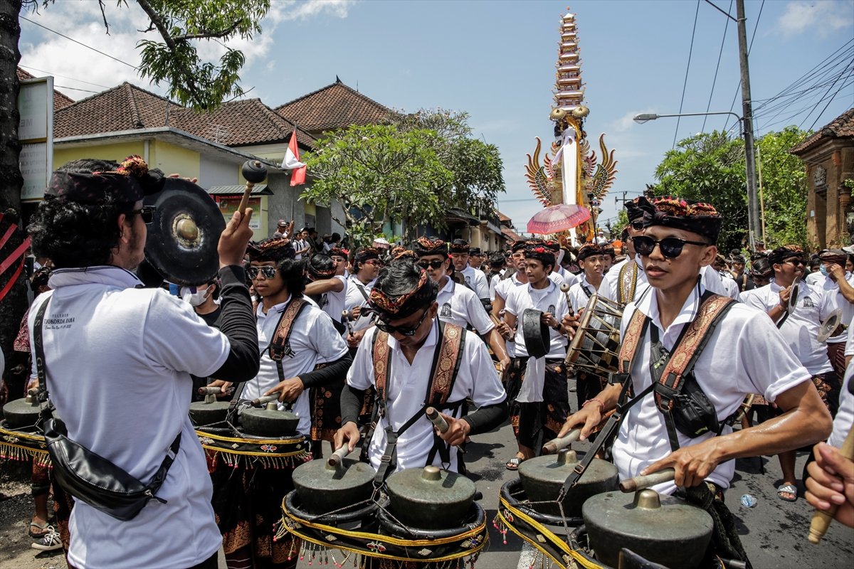 Endonezya’da Kraliyet Ailesi için ölü yakma töreni düzenlendi #5