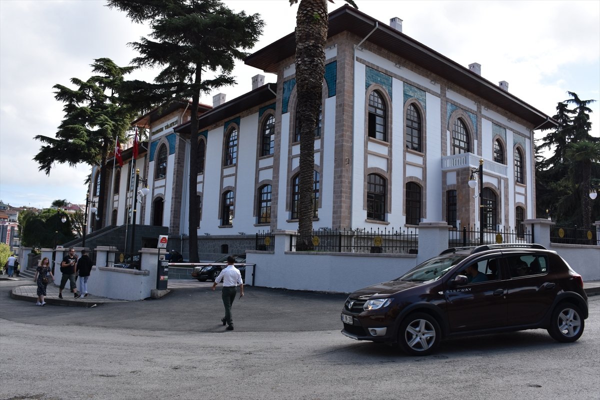 Trabzon daki tarihi vilayet binasının restorasyon çalışmaları tamamlandı #5