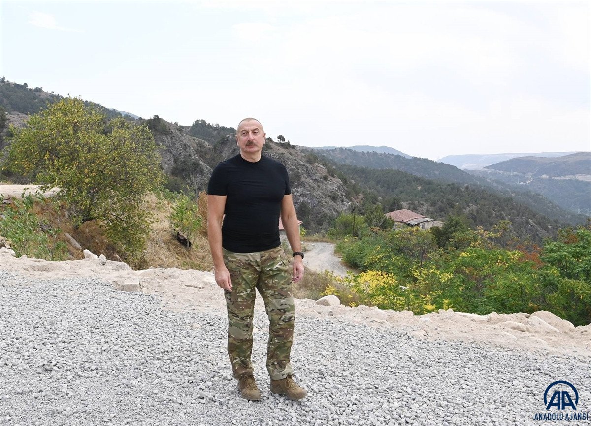 Azerbaycan Cumhurbaşkanı İlham Aliyev, işgalden kurtarılan Laçın ı ziyaret etti #4