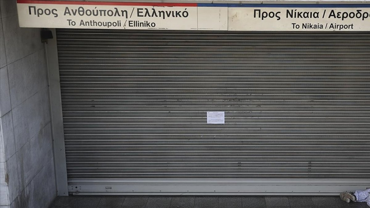Atina da toplu ulaşım çalışanlarından 24 saatlik grev #1