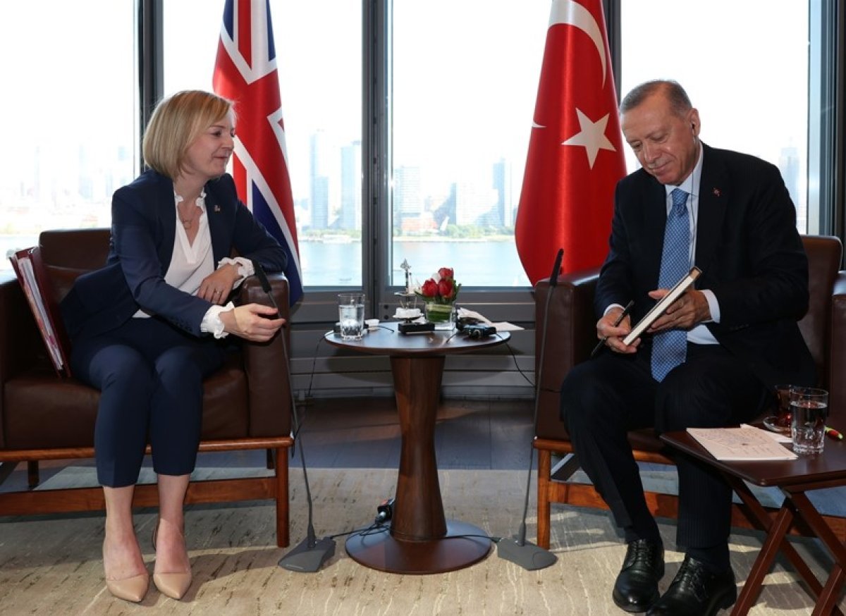 Cumhurbaşkanı Erdoğan, İngiltere Başbakanı Liz Truss ile görüştü #4