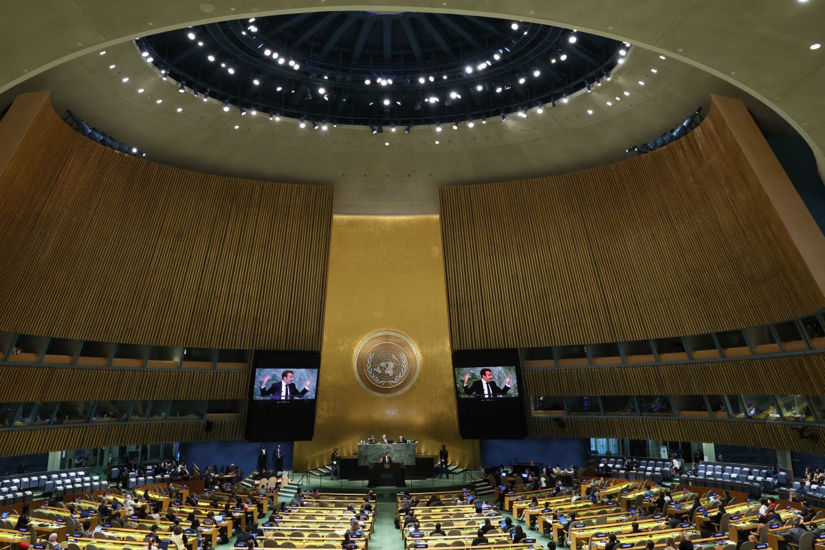 Criticism of Emmanuel Macron, addressed to the empty hall at the UN #5