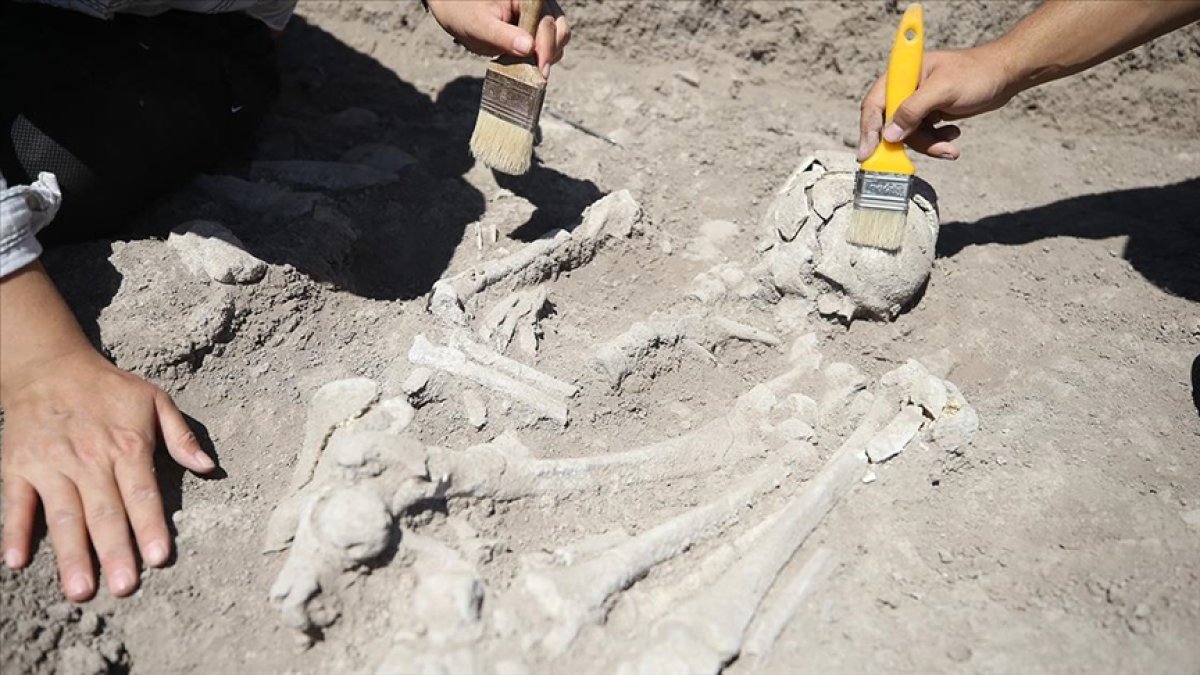 Kahramanmaraş taki arkeolojik kazılarda kadın iskeleti bulundu #1