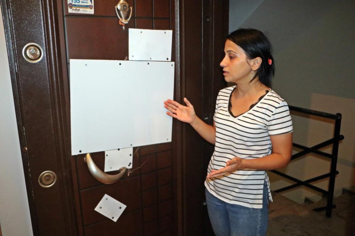 Antalya da ev sahibinin, kiracısının evine baltayla saldırdığı iddia edildi #4