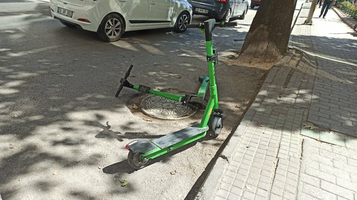 Eskişehir de sokaklara atılan kiralık scooterlara tepki #2