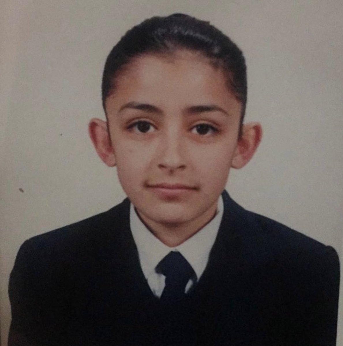  Melek Mosso nun çocukluk fotoğrafı #1
