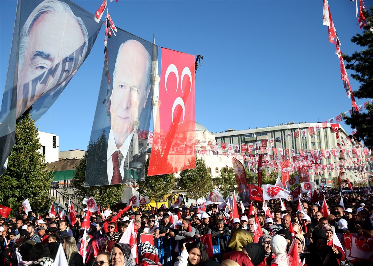 Devlet Bahçeli, Kılıçdaroğlu nun Demirtaş afişi önündeki pozuna tepki gösterdi #4