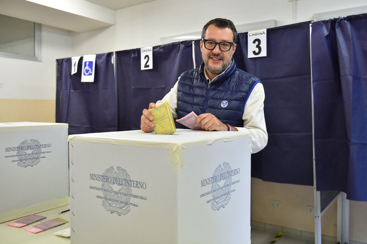 İtalya da seçmenler, oylarını kullandı #3