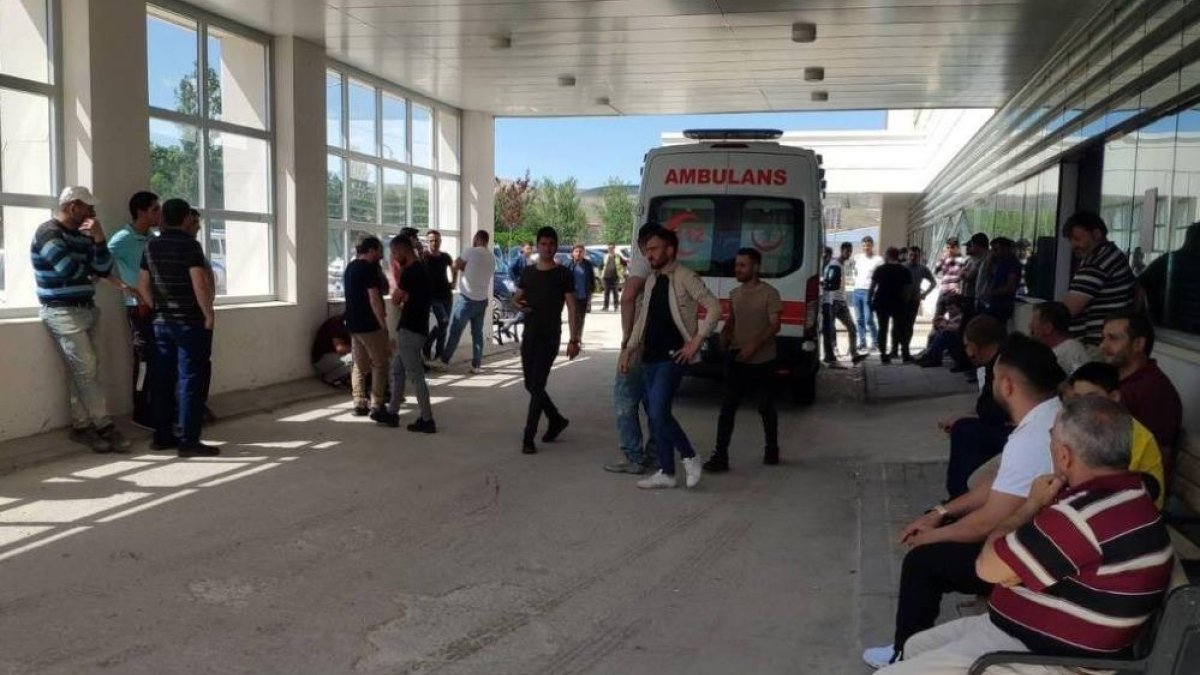 Bayburt'ta Aras Edaş personelleri elektrik akımına kapıldı: 1 ölü 1 yaralı