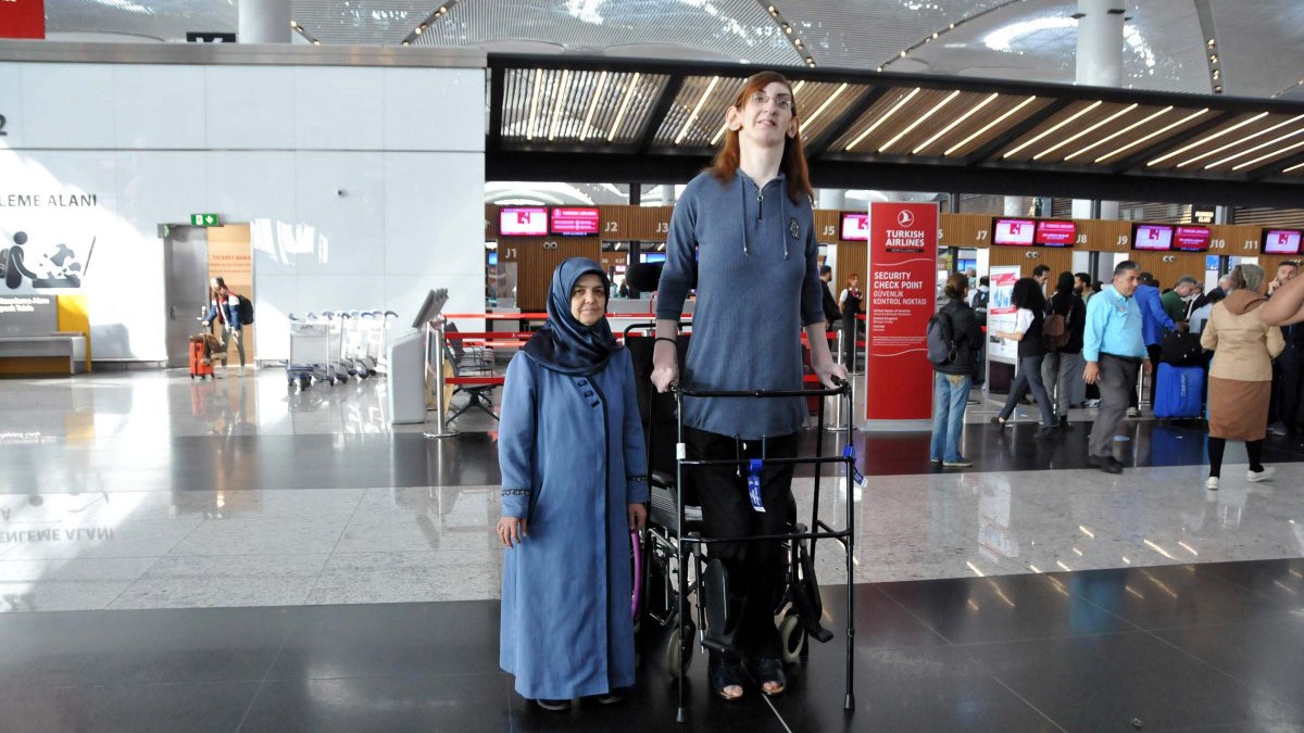 Dünyanın en uzun boylu kadını ABD'ye gitti