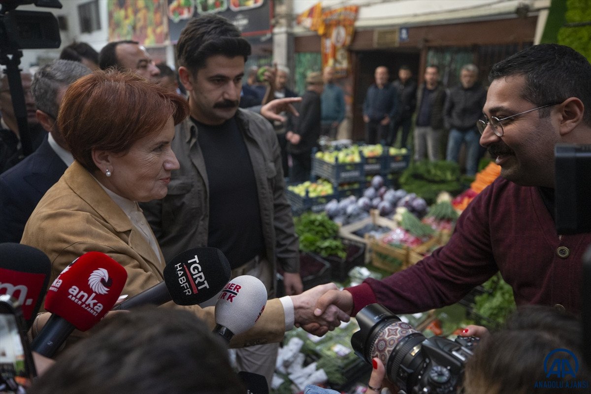 Meral Akşener, Ankara’da hal esnafını ziyaret etti #1
