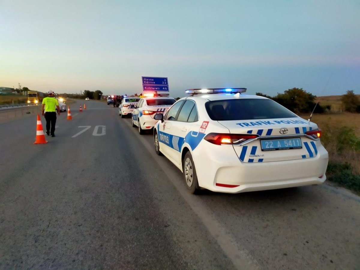 Edirne'de şarampole devrilen araçta 1 kişi öldü #2