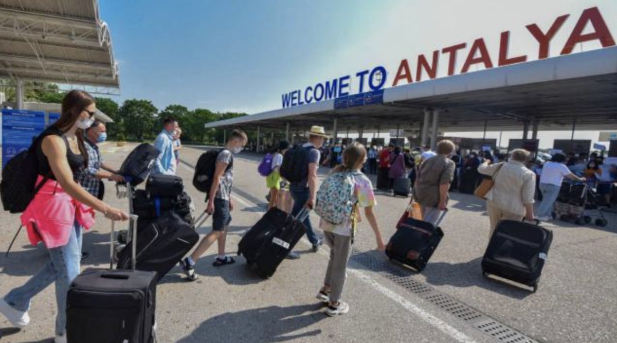 Antalya ya hava yoluyla gelen turist sayısı 11 milyonu aştı #4