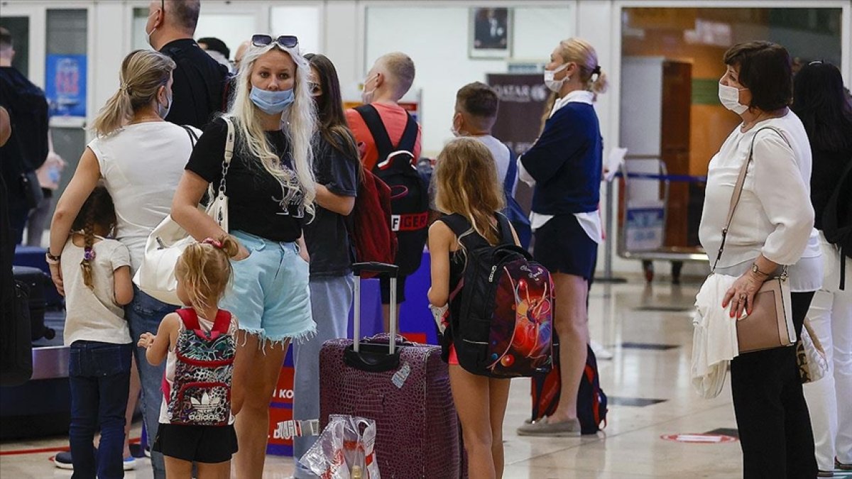 Antalya ya hava yoluyla gelen turist sayısı 11 milyonu aştı #3