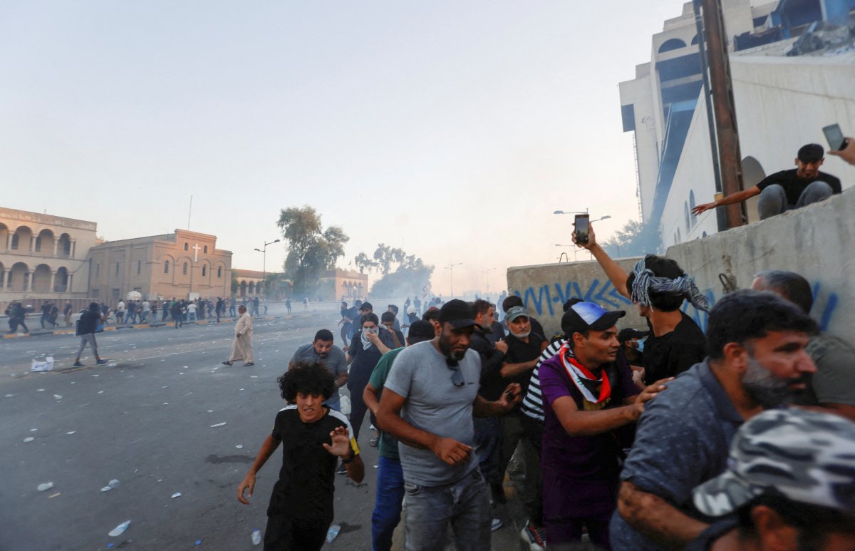 Bağdat ta hükümet karşıtı gösterilerde ortalık karıştı #3