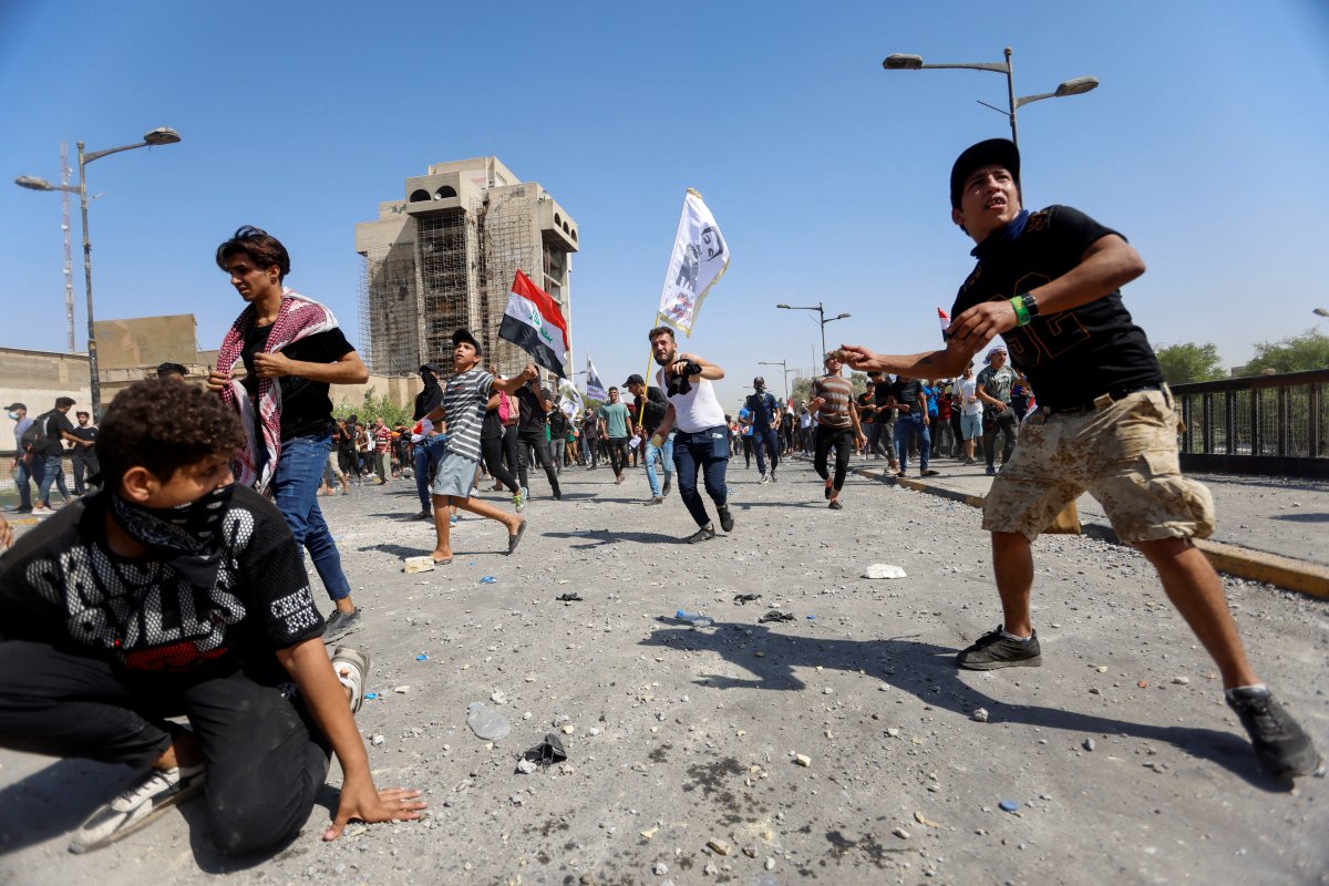 Bağdat ta hükümet karşıtı gösterilerde ortalık karıştı #6