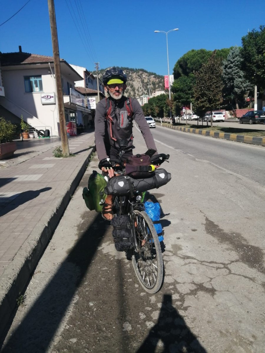 70 yaşında 3 bin kilometre pedal çevirdi, İtalya’dan Türkiye’ye geldi #1
