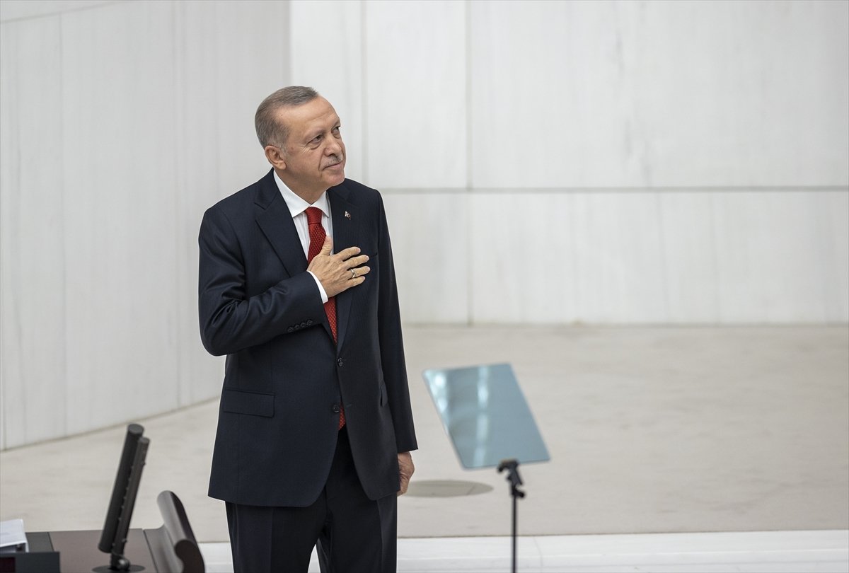 Cumhurbaşkanı Erdoğan HDP sıralarına bakarak söyledi: Terörü felç ettik #1