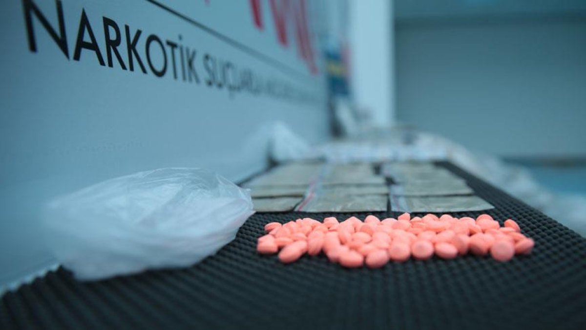 İstanbul da 31 kilogram metamfetamin ve 13 kilogram kokain ele geçirildi #2