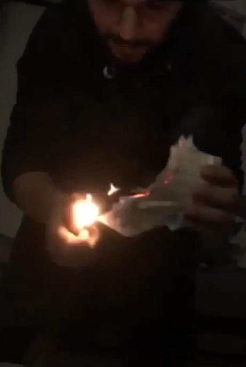 İzmir de rakı masasında Kur’an-ı Kerim’i yaktılar #2