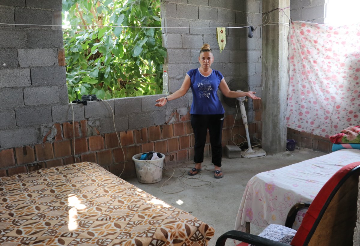 Adana da ağabeylerine güvenen kadın evsiz kaldı #2