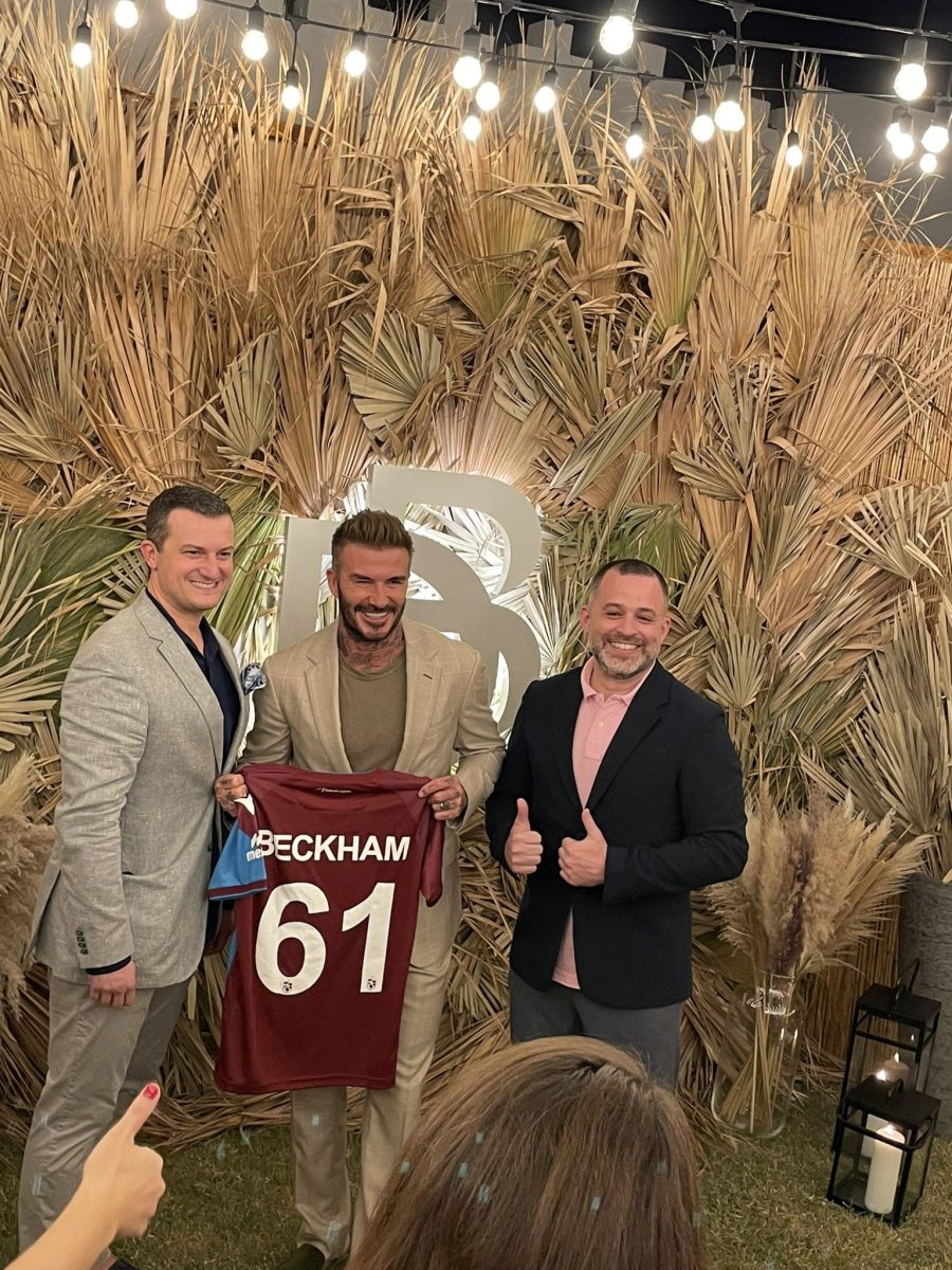 Beckham, Trabzonspor forması ile poz verdi #1
