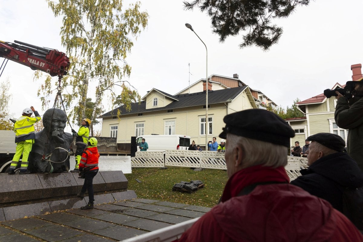 The last statue of Lenin on public display in Finland was also removed #3
