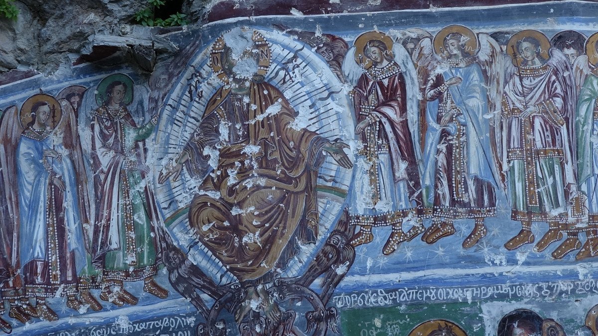 Sümela Manastırı nda, freskler üzerine kazınan isimler silinecek #8
