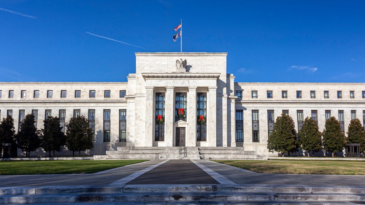 IMF urges Fed not to raise interest rates #4